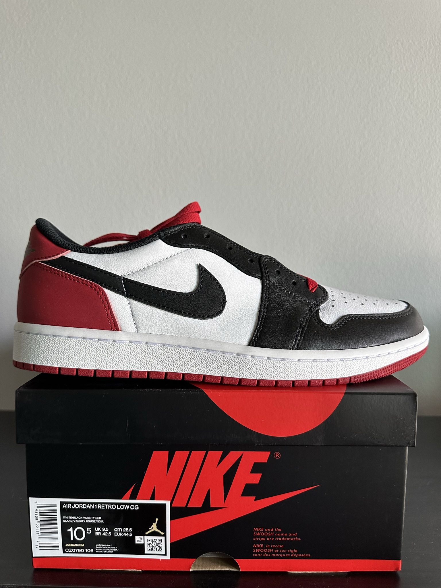 Jordan 1 Low Black Toe - 10.5 M