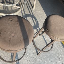 2 Bar Stools 