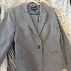 Banana Republic Classic Grey Pantsuit – Size 12