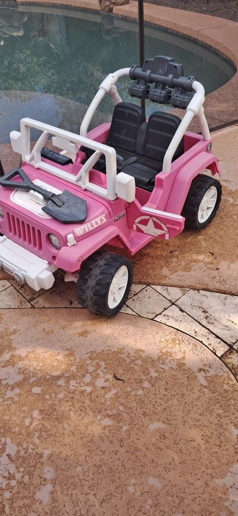 Pink Willy's Jeep- Needs New Battery