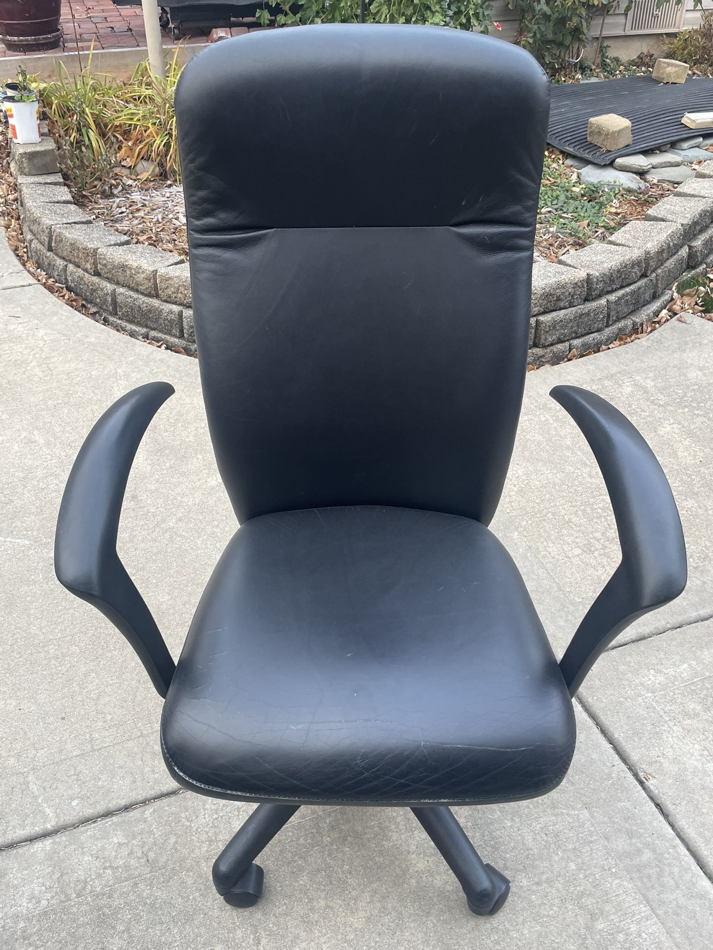 Black Leather/Vinyl Office Desk Chair