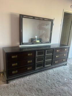 Union National Embassy House Large Dresser with Mirror