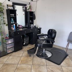 Salon station wardrobe