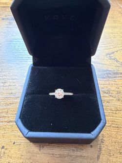 VVS1 Moissanite Engagement Ring