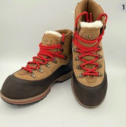 Women’s Ugg boots Sz 8