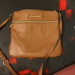 Great Condition Brown Michael Kors Over The Shoulder Purse 