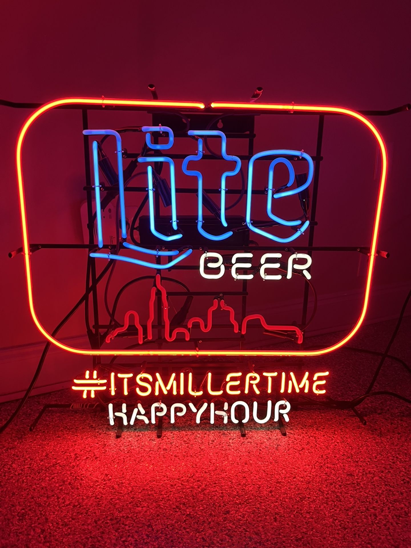 MILLER ( CHICAGO SKYLINE) VINTAGE CLASS NEON #ITSMILLERTIMEHAPPYHOUR -