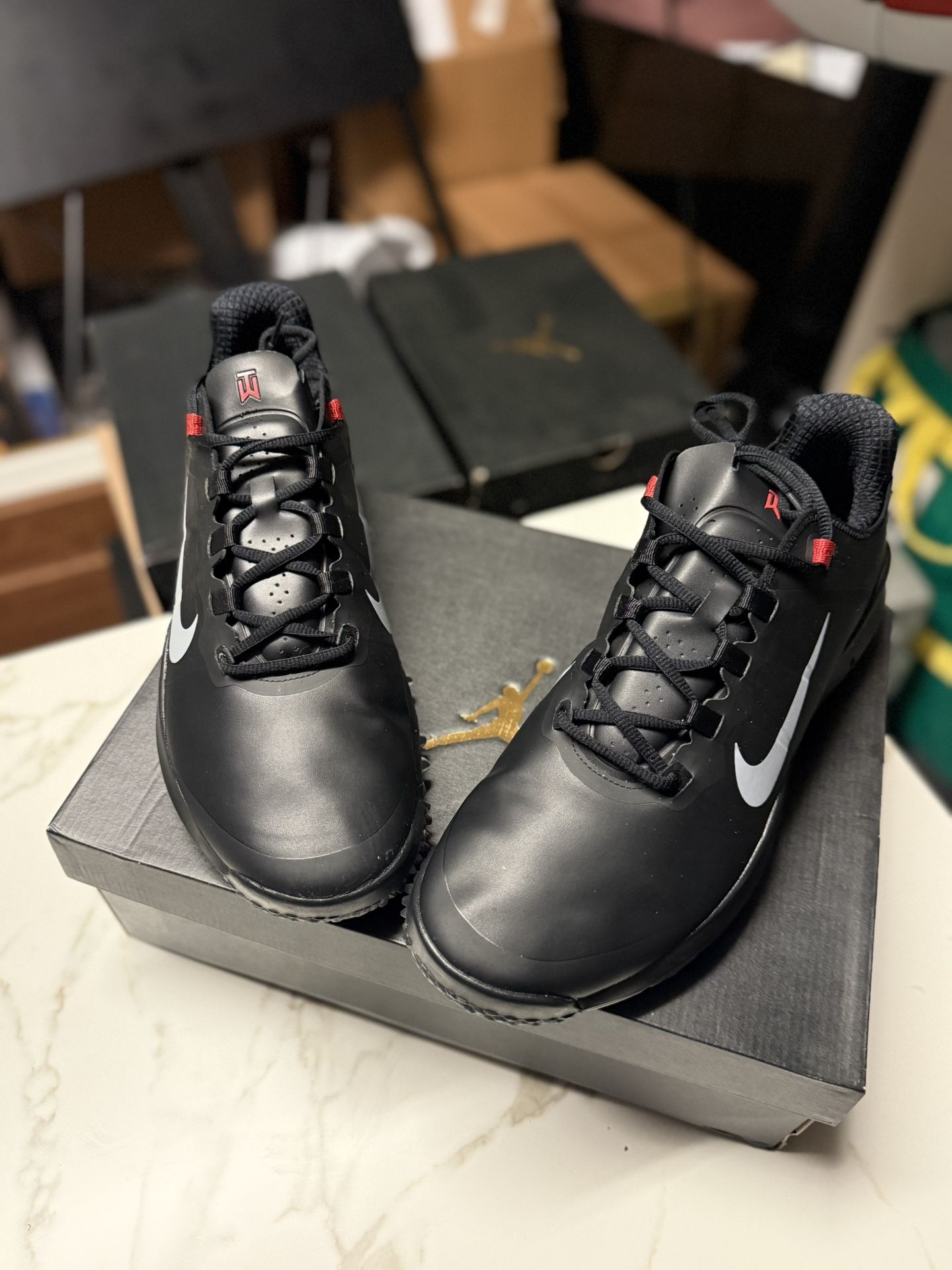 TIGER WOODS - Nike Golf - spikes