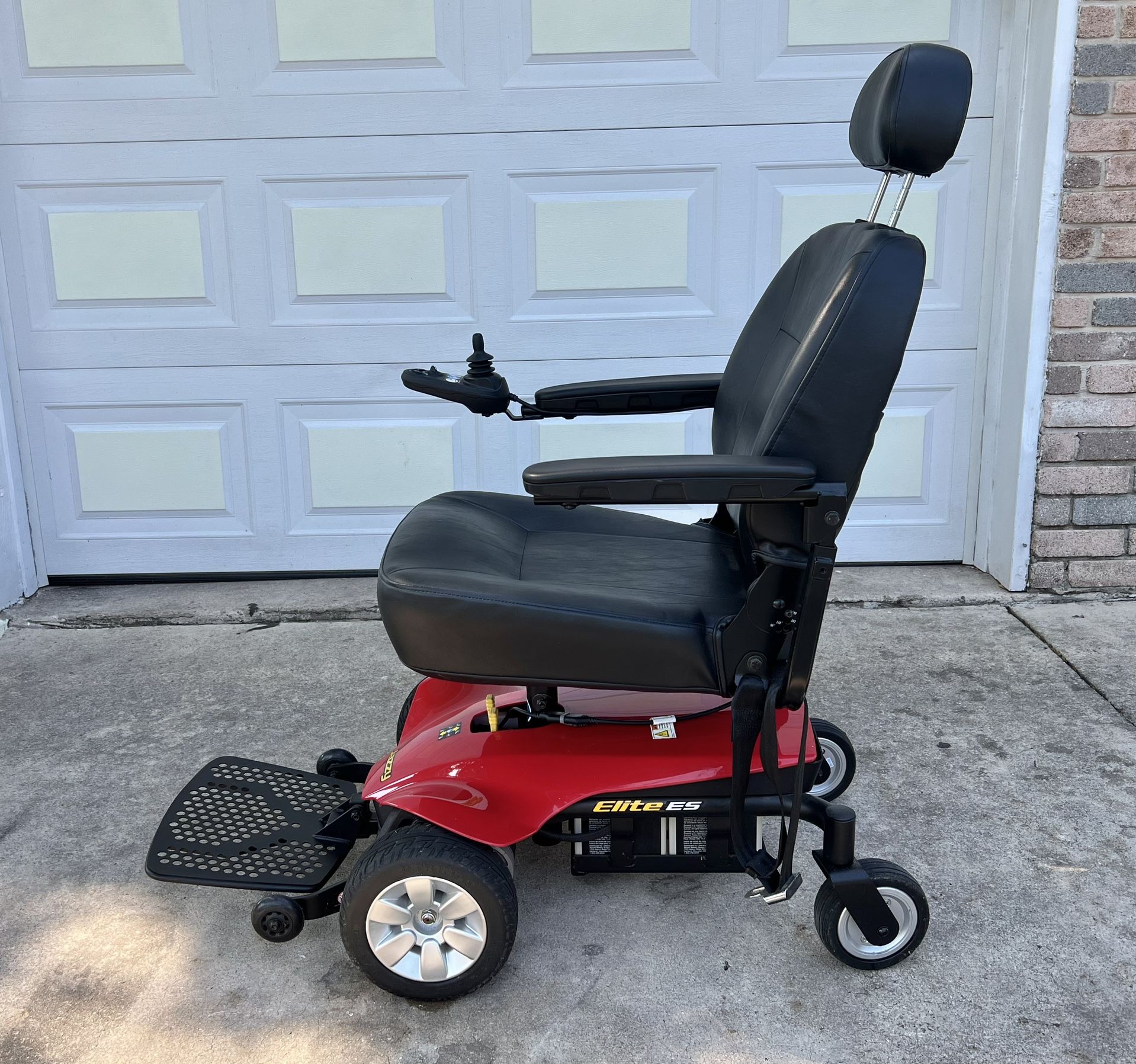 Electric Wheelchair Jazzy Elite ES Red /Black