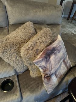 6 Throw Pillows Tan Black Brown White And Silver 