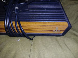 Atari 2600 Mint Condition Console W/ 3 Controllers & Paddles 