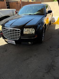 2005 Chrysler 300 for parts