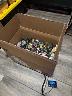 18 Lbs of Mega Bloks/Construx Bulk