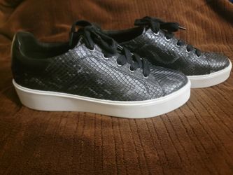 Women's Sneaker