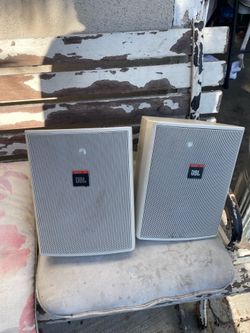 Pair of JBL Control 25AV 2-Way Shielded Indoor/Outdoor Compact Loudspeaker White with brackets