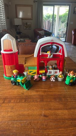 Fisher-Price Little People Farm barn. Animals sounds& figures