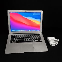 MacBook Air 13.3in i5 Laptop 4gb Ram 128GB SSD W/Lifetime Office