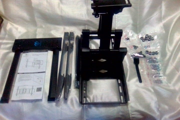 Full Motion Wall Mount for TV 37"-70" by Perlesmith Model #: PGLFK1