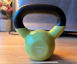 Reebok 10 lb Kettlebell - good Condition