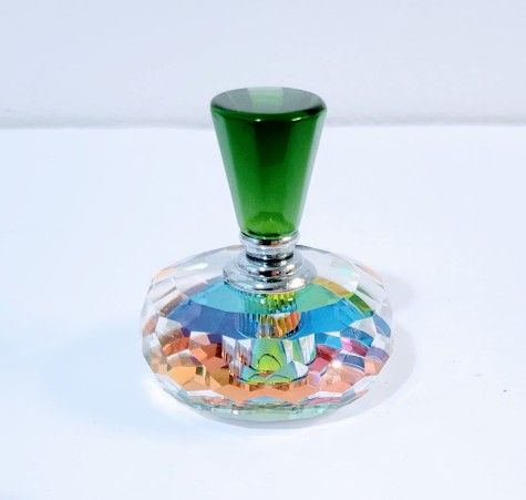 Brand New: Beautiful Crystal Perfume Container.
