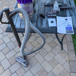 Dyson Vacuum Cleaner With Attachments