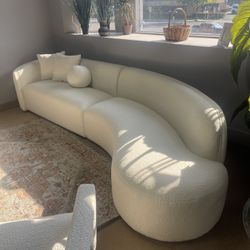 Redondo Ivory Boucle 2pc Curved Sectional / No assembly required