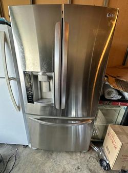LG Stainless Steel French Door Refrigerator with Water Dispenser