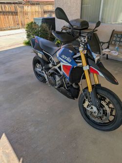 2016 Aprilia Dorsoduro