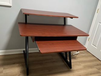 Ergonomic Desk - Already assembled