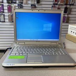Dell Laptop Windows 10 , It Goes With Charger 