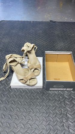 Wild Diva, summer wedge sandal with ties size 7.5
