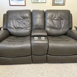 Power Loveseat 