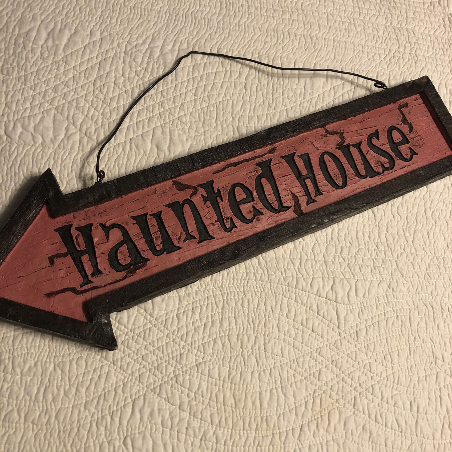 [FREE] Haunted house sign (almost 2 ft)