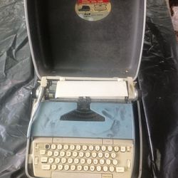 Smith  Corona Electric 110  Typewriter