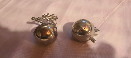 Acorn Salt & Pepper Shakers 