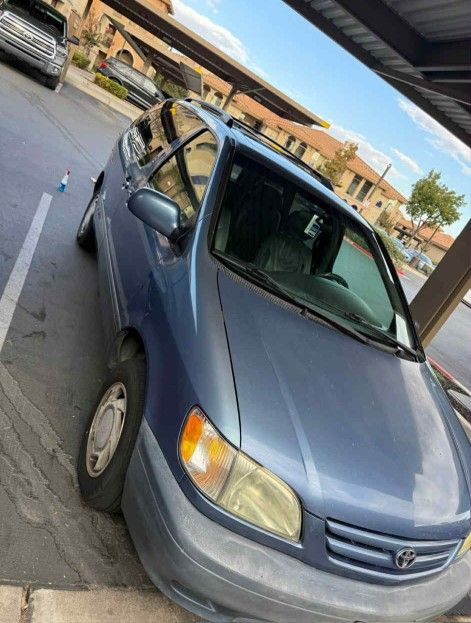 2001 Toyota Sienna