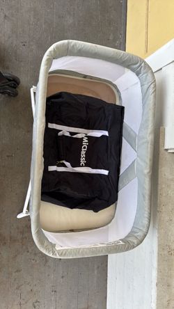MiClassic Portable Baby Bassinet