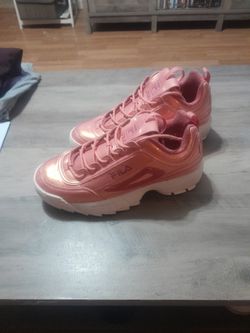 Fila Womens Tennis Shoes ( Size 9.5)