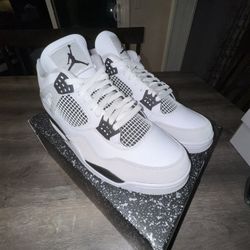 Jordan 4 Retro Military Black