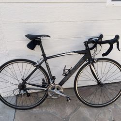 Specialized Allez Road bike size 52