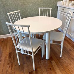 White Round Dining Table with 4 Chairs
