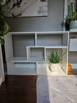 Free white stackable shelves