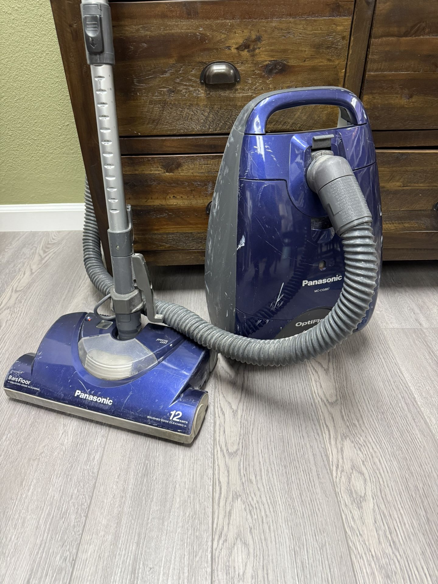 Panasonic OptiFlow canister vacuum