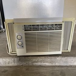 General Electric Window A/C Unit
