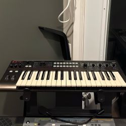 Korg R3 Vocal synthesizer 
