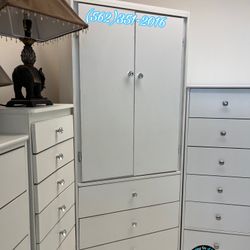 Tall Diamond Knob White Closet 🚚