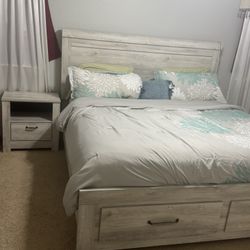 King Size Platform Bed Set with Storage Drawers, Mattress & Nightstand – Like New