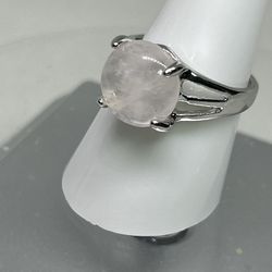 SIZE 8 WOMENS RING 