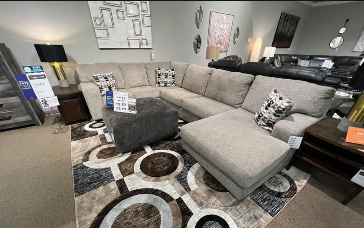 Soft Comfort Light Colored Huge U Shaped 3 Piece Sectional With Chaise☑️ On Display 🏠$39 Down Payment 💯 Living Room Set/couch