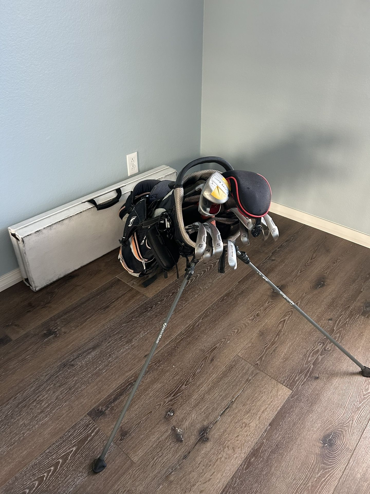 Golf Club Set And Bag